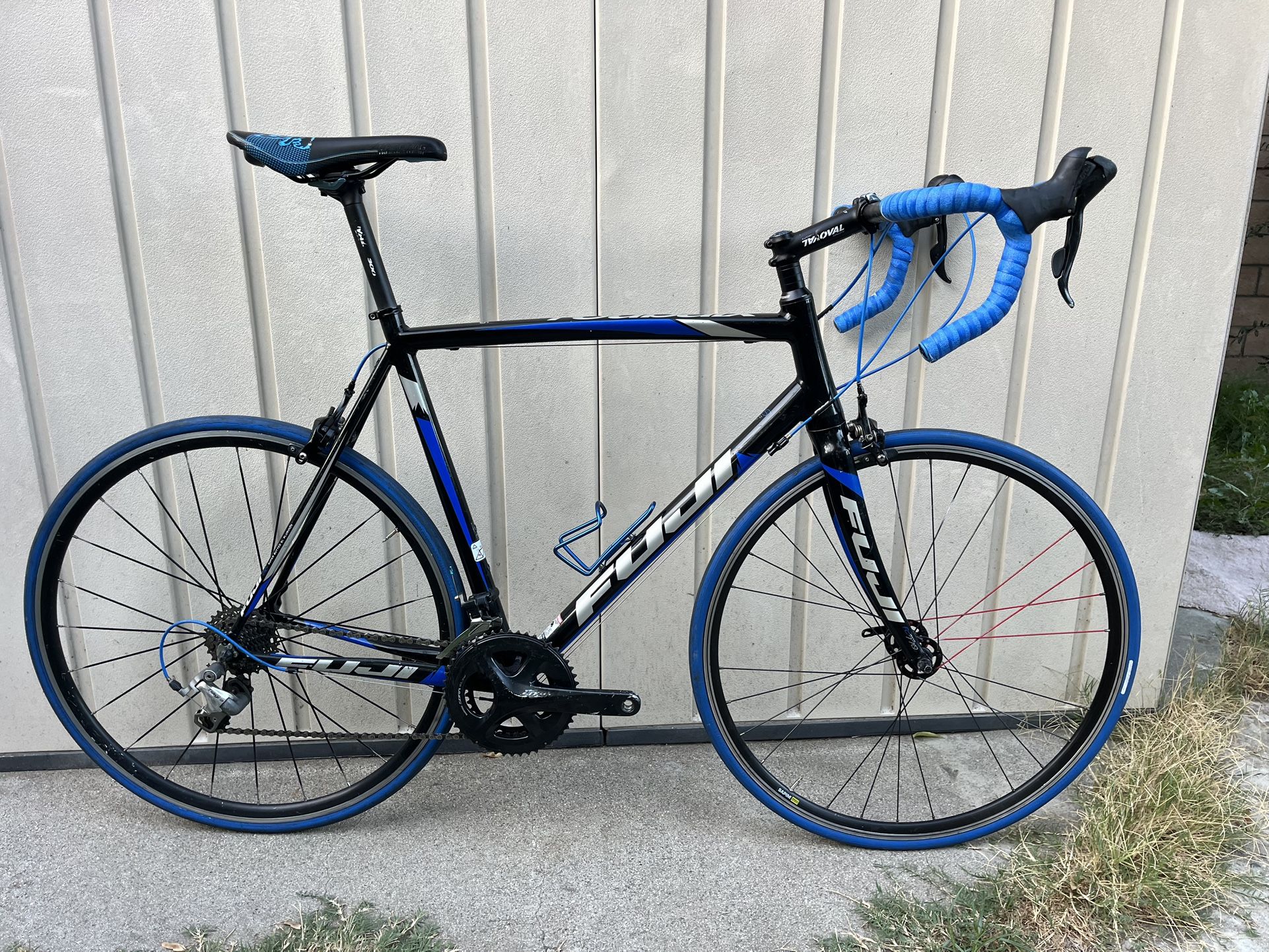Fuji Roubaix Road Bike XL 58cm! Very Nice!