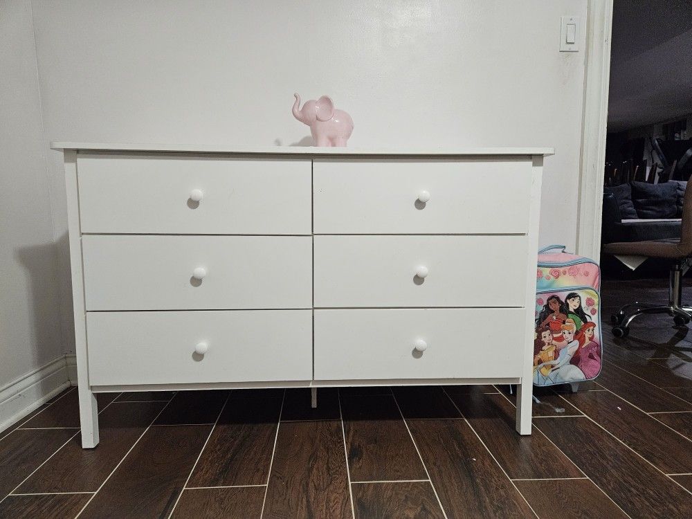 White 6 Drawer Dresser