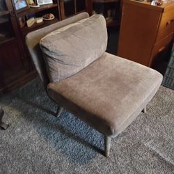 Sectional Chair No Rips Or Stains 
