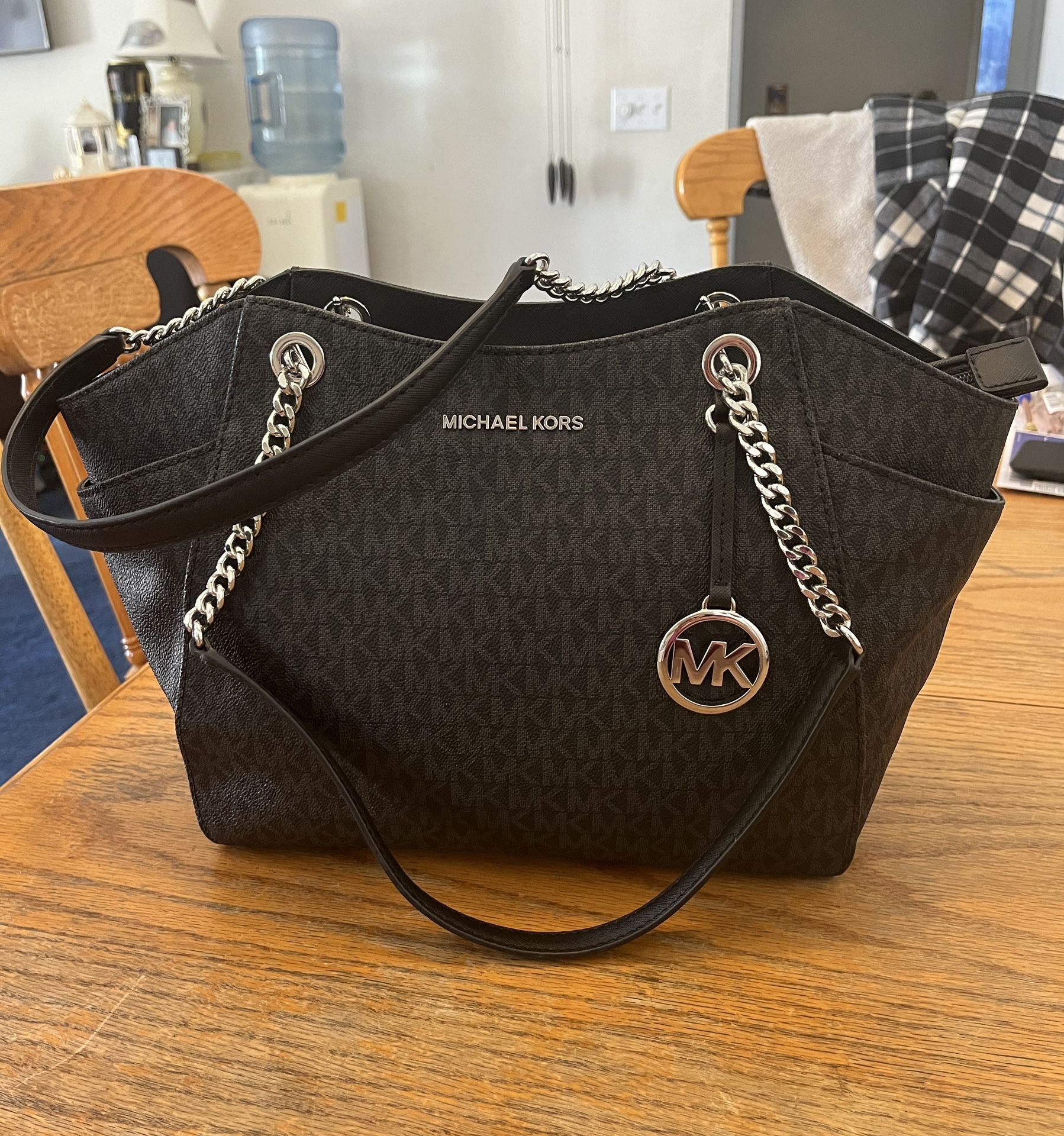 Like New Michael Kors Very Large Purse, Multiple Sections