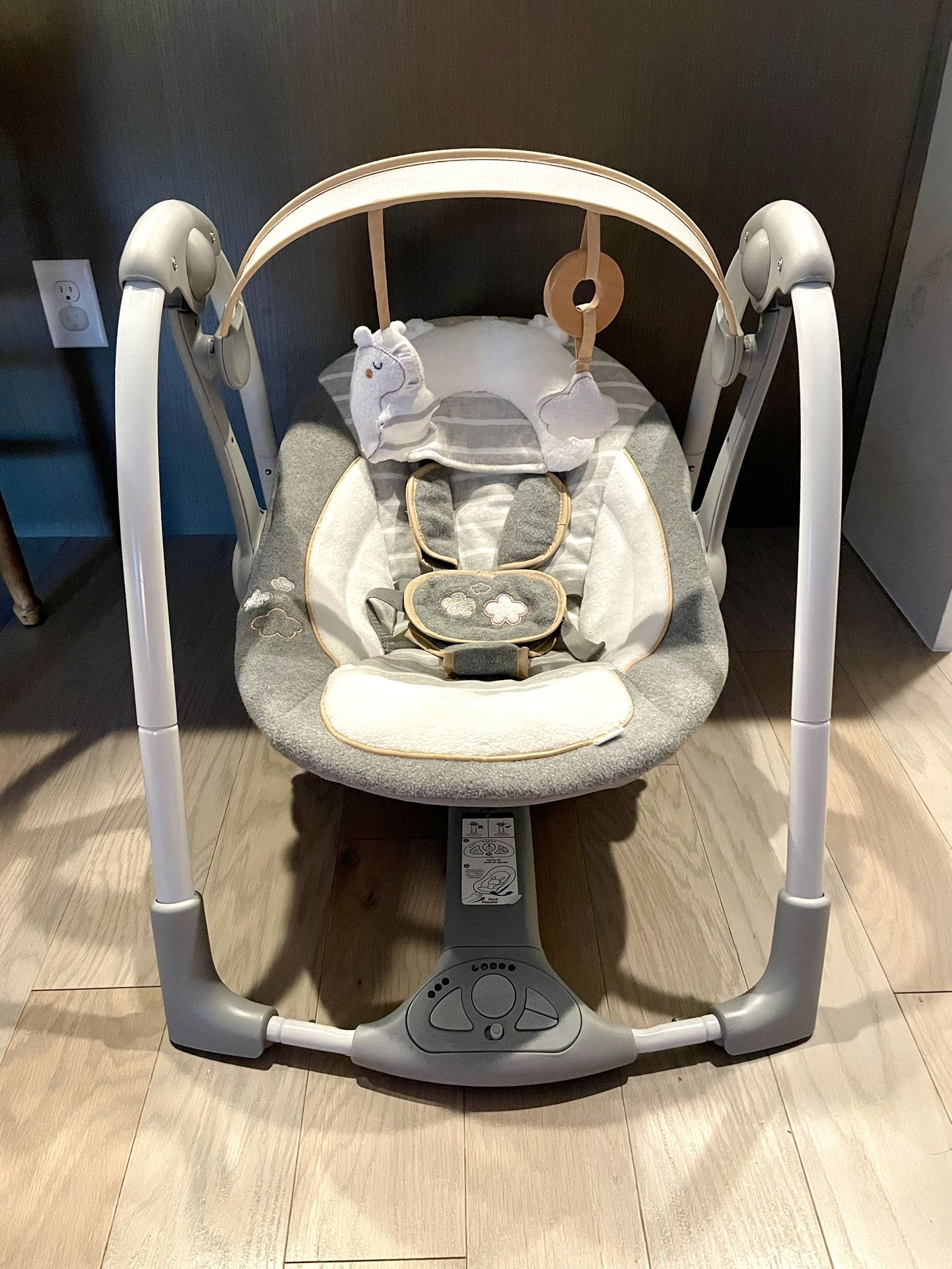 Ingenuity Swing ’n Go Portable 5-Speed Baby Swing - Hugs & Hoots - Hardly Used