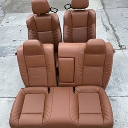 Challenger Hellcat Seats