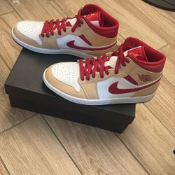 Air Jordan 1 Mid Light Curry Cardinal Red