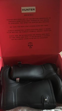 BRAND NEW STILL IN BOX HUNTER BOOTS
