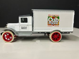 Ertl 1926 Mack Truck Cub Foods 25th Anniversary Limited Edition Bank