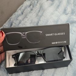 Smart Glasses With Box 