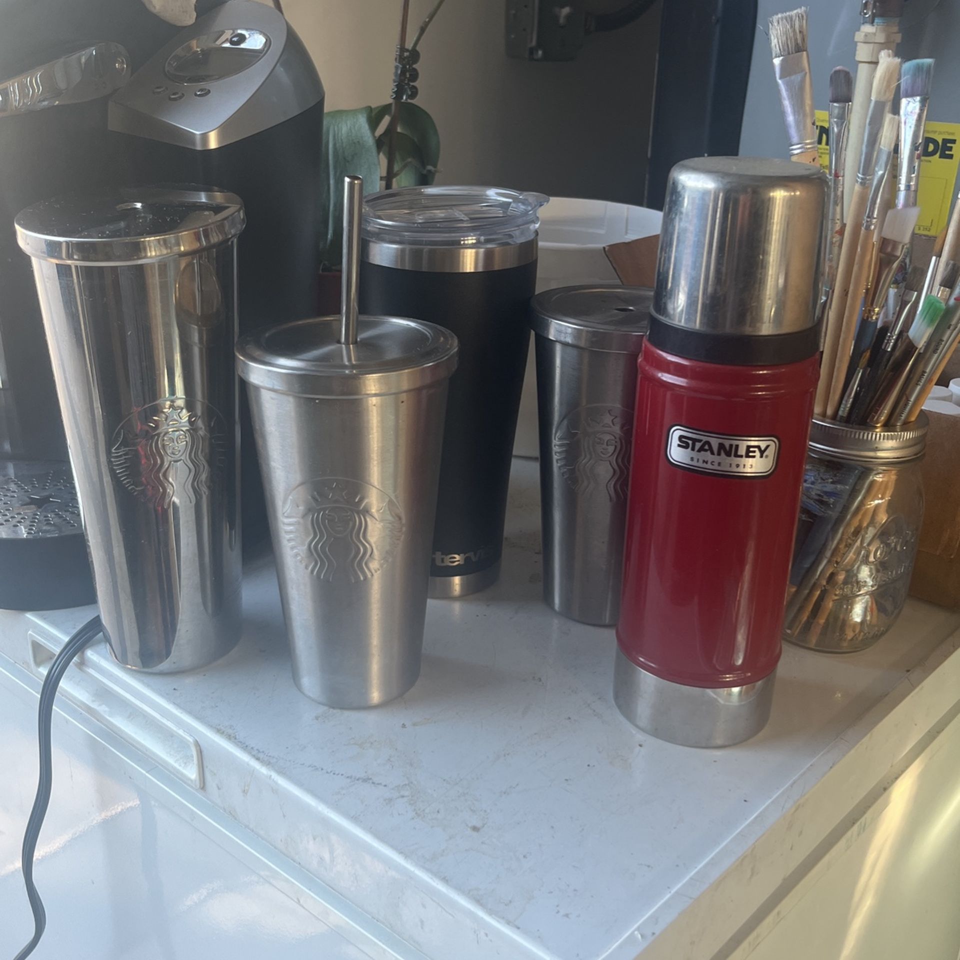 star bucks hot and cold cups