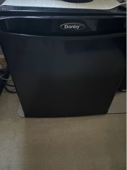 Selling mini refrigerator