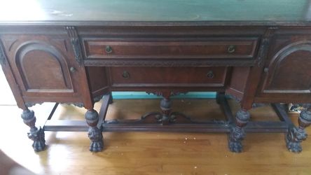 Antique. Carved dresser