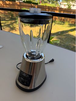 Oster Blender with Glass Jar – Stainless Steel Base