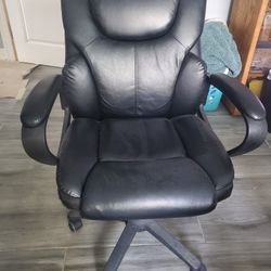 Black Desk Chair