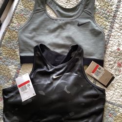 2 Nike Women’s Sports Bra Size large 