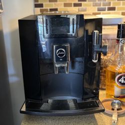 Jura E8 fully automatic espresso machine