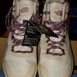 New, The Northface Women's Hiking Boots/Shoe Size 11