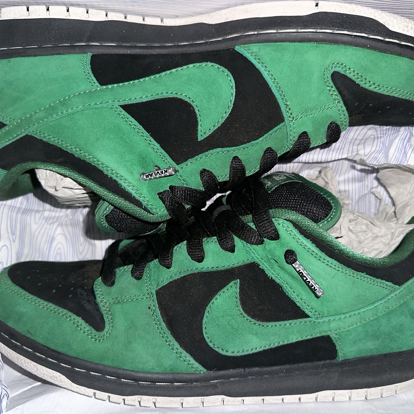 NIKE SB LOW PREMIUM PINE GREEN SUEDE “GREEN LANTERN” Size 10 VVNDS 