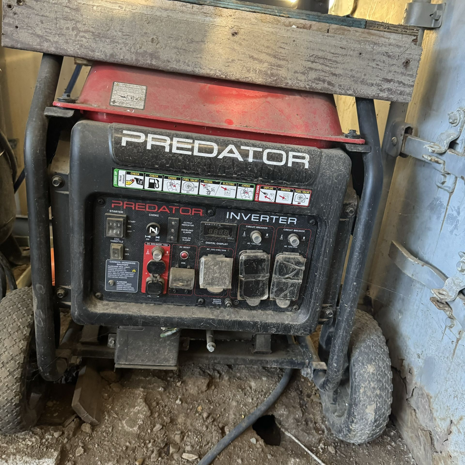 PREDATOR 8750 Watt Inverter Generator with CO SECURE Technology