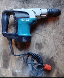 Makita HR4002 rotary hammer