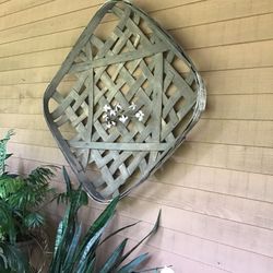 Tobacco basket antique