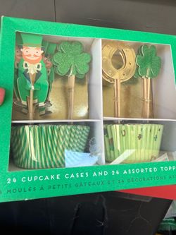 St. Patrick's Day Cupcake Kit 24 Cases & Toppers