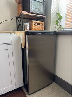 Mini fridge