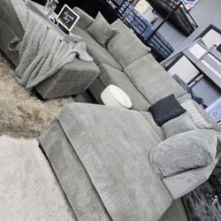 ✨️ Sectionals, 2pc Sofas ✨️ Furniture Queen Bedrooms, Dining Avail