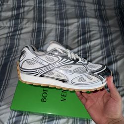 Bottega Veneta Orbit size 44