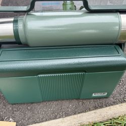 Stanley cooler and bottle set