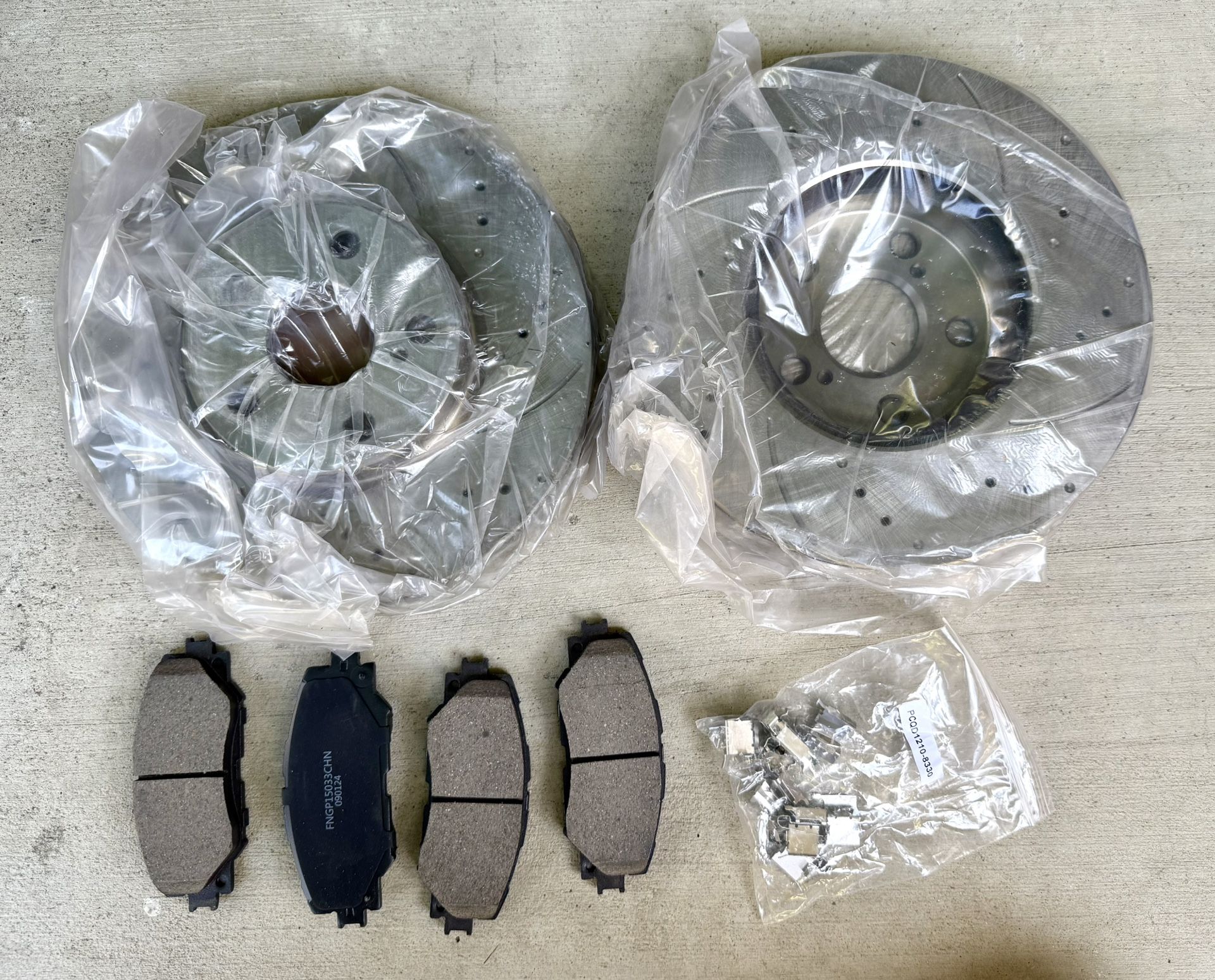 2009-2019 Toyota Corolla, 2008-2014 Scionn xD FRONT BRAKE PADS & ROTORS