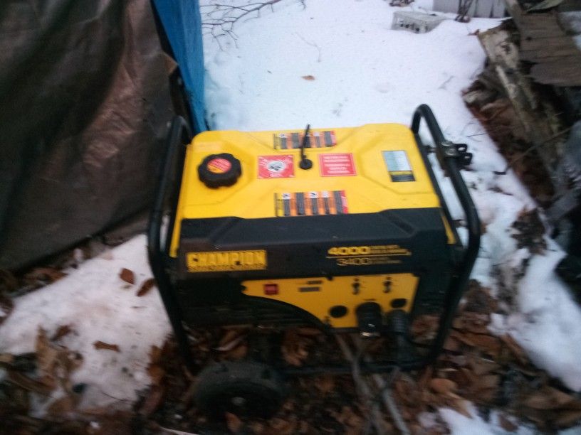 Champion 4000 Watt Gen Like New