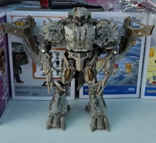 TRANSFORMERS Megatron 2009 ROTF Revenge of the Fallen Gathering at the Nemesis