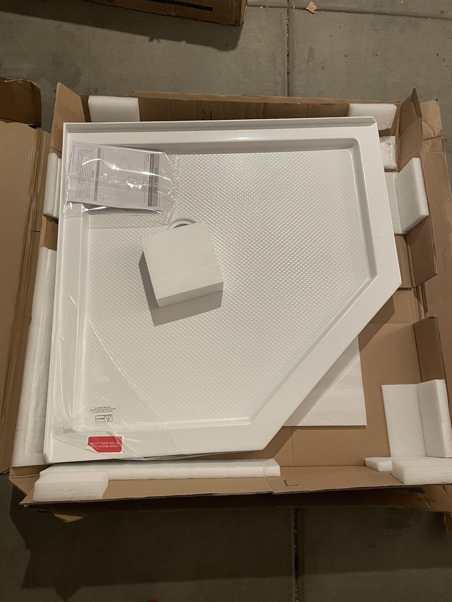 DreamLine SlimLine 40 in. D x 40 in. W x 2 3/4 in. H Corner Drain Neo-Angle Shower Base in White 