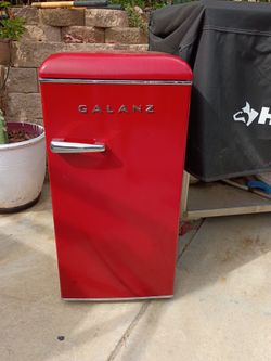 Galanz mini fridge