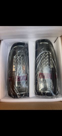 08-16 FORD F250 tail light  Black/clear