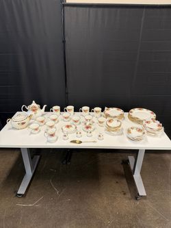 Vintage Royal Albert Old Country Roses Bone China 8-Person Dinnerware Set | 70 Pieces | Made in England