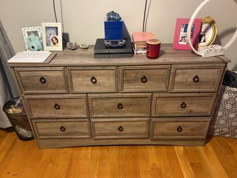 Dresser
