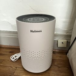 HOLMES AIR PURIFIER