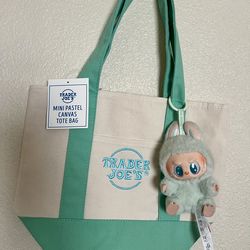 Mini tote with labubu