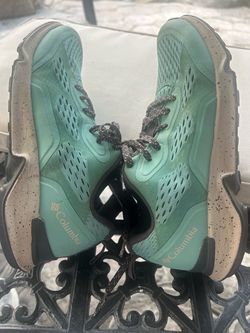Columbia hiking/training tennis shoes