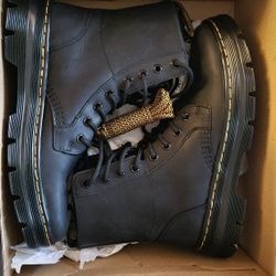 Dr. Martens Airwair Combs Leather Boots