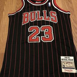 BULLS JERSEY
