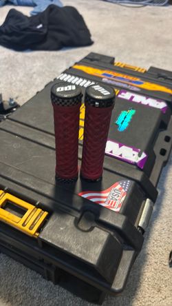 Odi clamp grips
