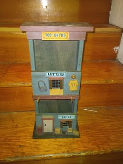 Mail box/bill holder  and key holder