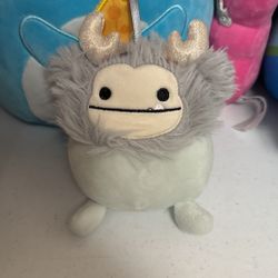 Squishmallow Evita The Bigfoot