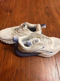 New shoes size 7
