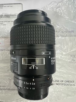 Mint Collective Nikon Micro 105 AF D lens