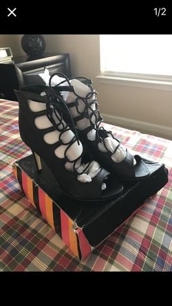 Woman's heels *brand new* size 10