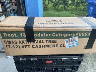 Small Christmas Tree 20$