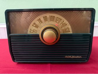 Vintage RCA Victor Green Bakelite AM Radio