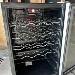 Magic Chef Wine Refrigerator 