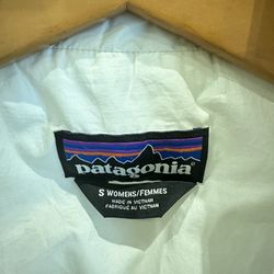 Woman’s Patagonia Lightweight Puffer Jacket Small